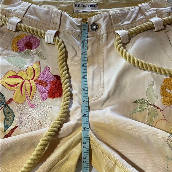 Free People We The Free NWOT Floral Electric Sands Embroidered Cropped Pants - Picture 15 of 16